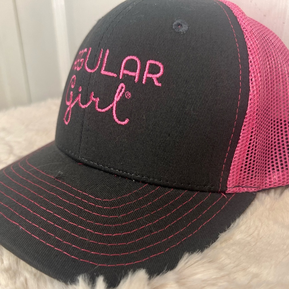 GIRL HAT. AUTHENTIC HEAD SHOTS BY KC CAPS PINK AND BLACK. - Picture 3 of 10